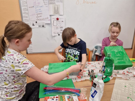 ca755cbd-af56-40f9-b33c-74c99c4c2509