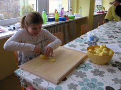 Třída Montessori vaří