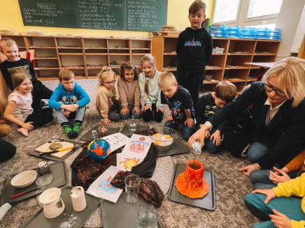 a37b1689-abd4-4efb-8261-e17e0711995e