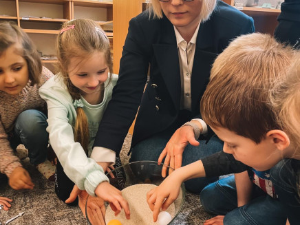 b87f1e02-9ab4-4ff3-9e55-f266ab33152e